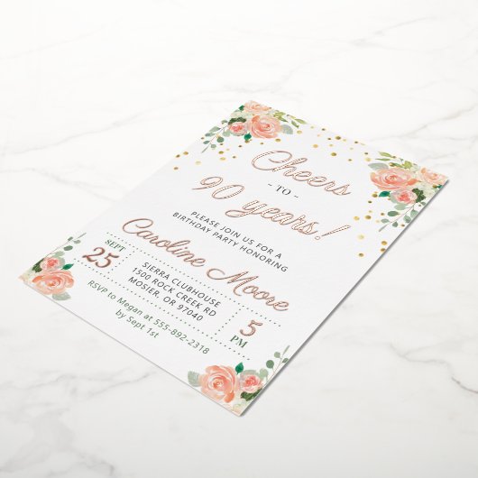 90e verjaardag op 90 jaar Dames Roos Gold Folie Uitnodiging (Gedraaid)