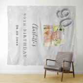 90e verjaardag zilveren foto glitterspul welkom wandkleed (In Situ (horizontaal))