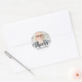 90e Verjaardagsfeest Foto Zwarte Script Proost Ronde Sticker (Envelop)