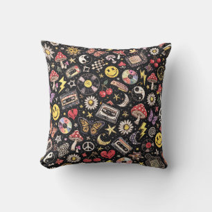90s bloemen op zwart retro patroon   Krachtig vint Kussen