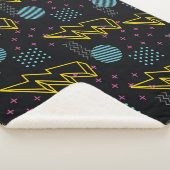 90's stijl: kleurrijk abstract patroon sherpa deken (3/4)