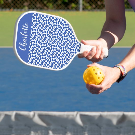 90's thema blauwe geruite naam monogram pickleball paddle (Insitu)
