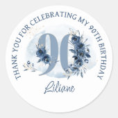 90ste verjaardag Bloemennummer Kustblauw Dank u Ronde Sticker (Voorkant)