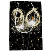 90ste verjaardag Sparklers op zwart met sterren Medium Cadeauzakje (Voorkant)