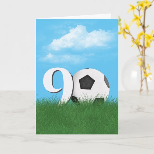 90ste verjaardag Voetbal in Green Grass Kaart (Gele Bloem)