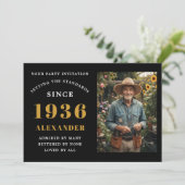 90th Birthday 1936 Black Gold Personalized Photo Kaart (Staand voorkant)