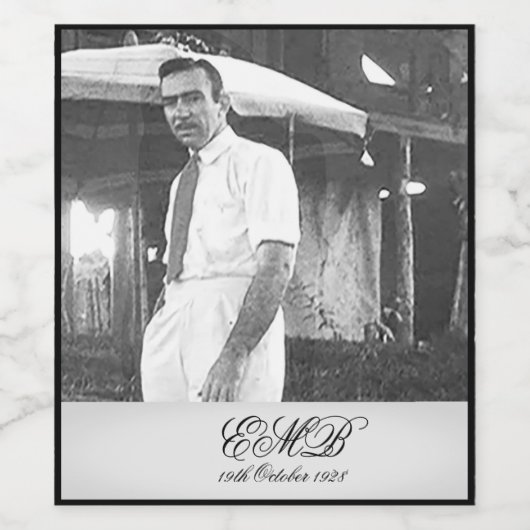90th Birthday Elegant Foto Monogram Black White Wijn Etiket (Enkel label)