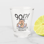 90th Birthday Funny Cartoon Man Shot Glas<br><div class="desc">De humoristische 90ste verjaardagscartoon drukt haar verontwaardiging uit over het voorbijgaan van de tijd met een 90! Ik eis een herondertiteling. Grappig geschenk voor de 90ste verjaardag viering van mannen boven op de heuvel,  over de heuvel,  of gezegde wat heuvel?</div>