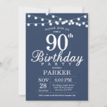 90th Birthday Invitation Blue Kaart<br><div class="desc">90th Birthday Invitation with String Lights. Blauwe achtergrond. Mannen of vrouwen op zaterdag.  13e 15e 16e 18e 21e 30e 40e 50e 60e 70e 90e 100e,  elke leeftijd. Voor verdere aanpassing,  te klikken gelieve de knoop "van de Aanpassing het"en ons ontwerphulpmiddel te gebruiken om deze sjabloon te wijzigen.</div>