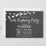 90th Birthday Invitation Chalkboard Kaart<br><div class="desc">90th Birthday Invitation with String Lights Chalkboard Background 13e 15e 16e 18e 21e 30e 40e 50e 60e 70e 90e 100e,  elke leeftijd. Voor verdere aanpassing,  te klikken gelieve de knoop "van de Aanpassing het"en ons ontwerphulpmiddel te gebruiken om deze sjabloon te wijzigen.</div>