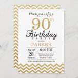 90th Birthday Invitation Gold Glitter Kaart<br><div class="desc">90e verjaardag uitnodiging met Gold Glitter Chevron. Zwart en goudglitter. Volwassen verjaardag. Man of vrouwen uitgenodigd. Voor verdere aanpassing,  te klikken gelieve de knoop "van de Aanpassing het"en ons ontwerphulpmiddel te gebruiken om deze sjabloon te wijzigen.</div>