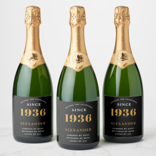 90th Birthday Name 1936 Black Gold Elegant Chic Sparkling Wijnetiket (Flessen)