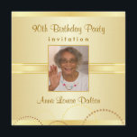 90th Birthday Party Invitations - Foto optioneel Kaart<br><div class="desc">Creëer uw eigen gepersonaliseerde 90th Birthday Party Uitnodigingen. Het is echt 2 kaarten op 1 — kies voor het uploaden van je eigen foto, of "maak de foto vrij" voor een mooie uitnodiging voor een monogram — Geniet van het mooie leven van je geliefde met uitnodigingen die even uniek en...</div>