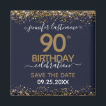 90th Birthday Save the Date Magnet<br><div class="desc">Elegant Faux Gold glitter met de scherpende confetti hoogtepunten op de boven- en ondergrens. Alle tekst kan worden aangepast en kan eenvoudig worden gewijzigd voor uw eigen wensen. Geweldig elegante 90e verjaardag sjabloon. Sla de datummagneetherinnering op.</div>