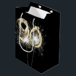 90th Birthday Sparklers on Black Medium Cadeauzakje<br><div class="desc">Sparklers voor de 90ste verjaardag op zwarte achtergrond. De achtergrondkleur kan worden gewijzigd.</div>