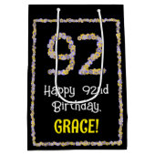 92e verjaardag: Floral Flowers Number, Custom Name Medium Cadeauzakje (Achterkant)