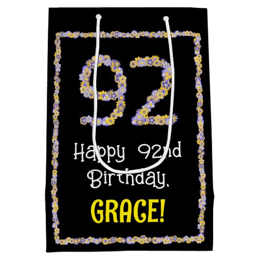 92e verjaardag: Floral Flowers Number, Custom Name Medium Cadeauzakje (Achterkant)