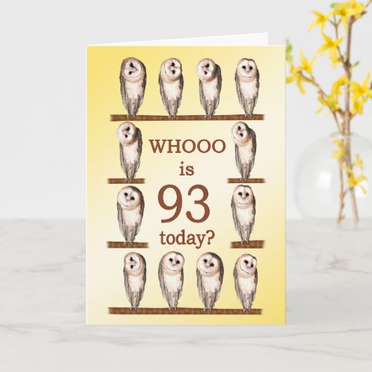 93e verjaardag, nieuwsgierige uilen kaart (Gele Bloem)
