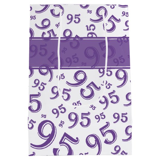 95e Happy Birthday Paars Random Number Pattern Medium Cadeauzakje (Achterkant)