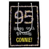 95e verjaardag: Floral Flowers Number, Custom Name Medium Cadeauzakje (Achterkant)