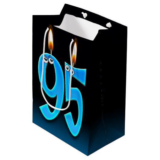 95th Birthday Kandles Medium Gift Bag Medium Cadeauzakje (Voorkant Gekanteld)