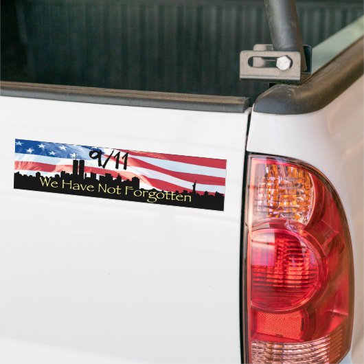 9/11 Herinnering NY Skyline en Waving Flag Bumpersticker (Op Truck)
