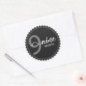 9 maanden Klassieke ronde Sticker (Envelop)
