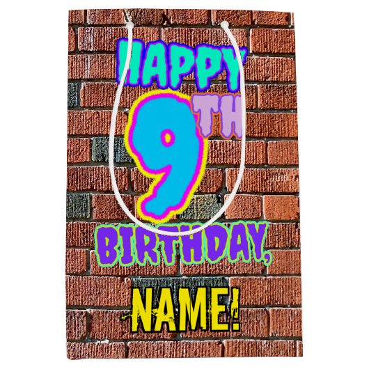 9de verjaardag: Fun, Urban Graffiti geïnspireerd K Medium Cadeauzakje (Voorkant)