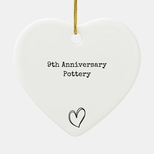 9e Pottery Jubileum Keepsake Eenvoudig Chic Hart Keramisch Ornament (Achterkant)