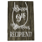 9e verjaardag: Fancy, Faux Wood Kijk + Aangepaste  Medium Cadeauzakje (Voorkant)