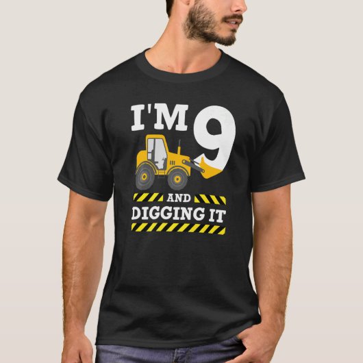 9e verjaardag graafmachine Ik ben 9 Graven Het Con T-shirt (Voorkant)