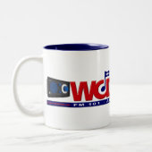 A20 - WCDORadio.com Coffee-Mok Tweekleurige Koffiemok (Links)
