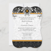 A7 Oranje en zwarte Damask Monogram Wedding Invite Kaart (Voorkant)