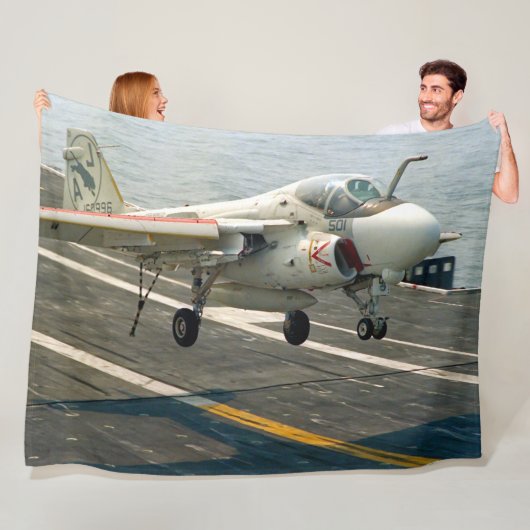 A-6E INTRUDER FLEECE DEKEN (In situ)