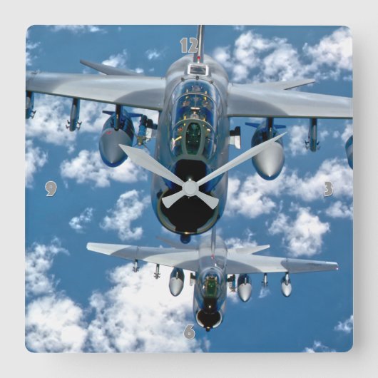 A-7 CORSAIR II VIERKANTE KLOK (Voorkant)