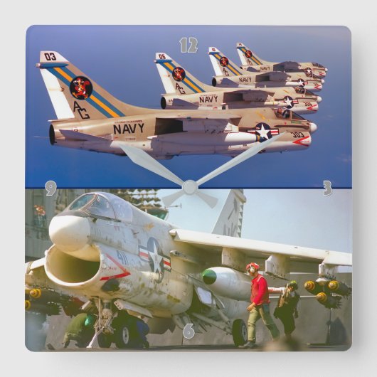 A-7 CORSAIR II VIERKANTE KLOK (Voorkant)