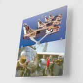 A-7 CORSAIR II VIERKANTE KLOK (Hoek)