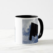 A B-2-spiriën tijdens de vlucht Mok (Voorkant rechts)