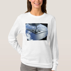 A B-2-spiriën worden in de positie gebracht voor  T-shirt