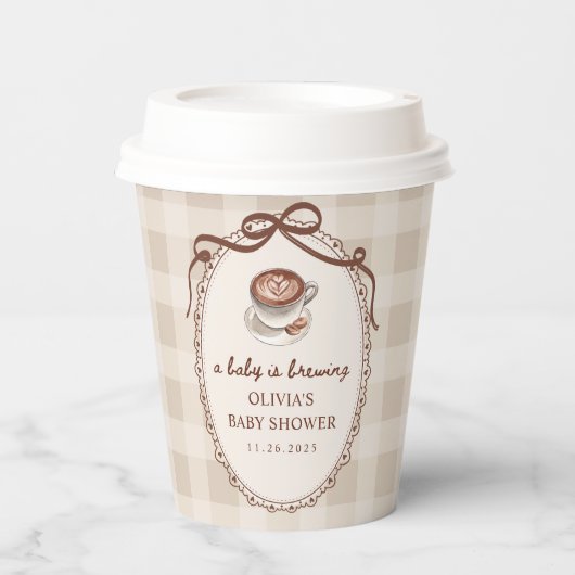 A Baby is Brewing Gingham Coffee Baby Shower Papieren Bekers (Voorkant)