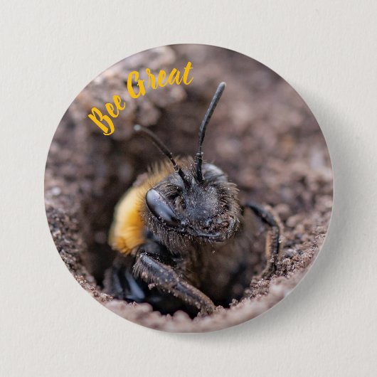 A bee on a badge ronde button 7,6 cm (Voorkant)