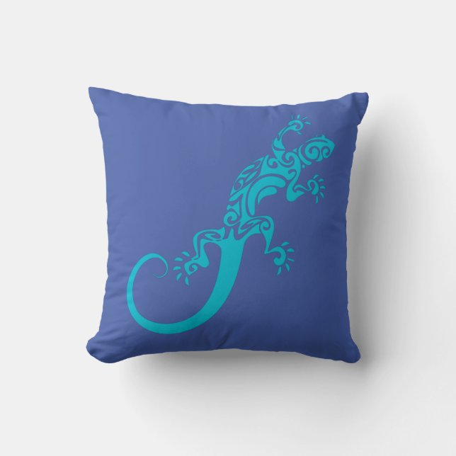 A blue gecko as a pet. Kook Art Throw Pillow Kussen (Voorkant)