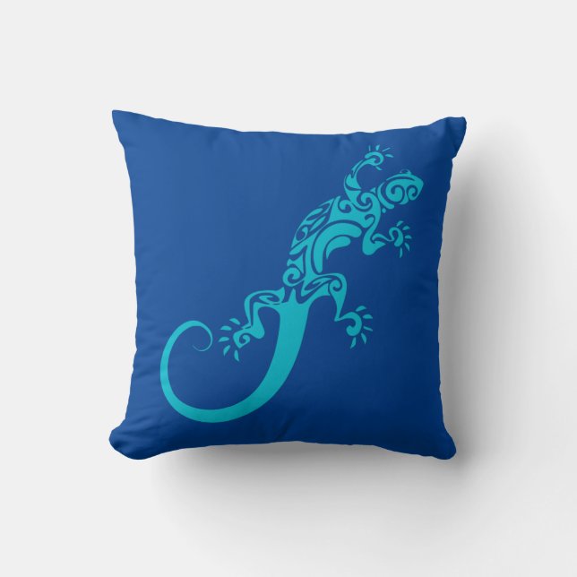 A blue gecko as a pet. Kook Art Throw Pillow Kussen (Voorkant)
