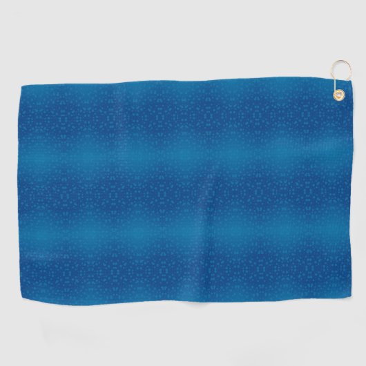 A blue towel with a subtle dotted pattern hangs golfhanddoek (Horizontaal)