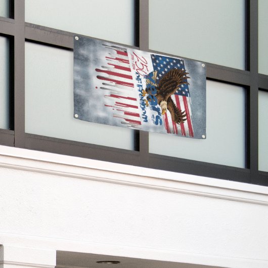 A bold, distressed illustration of a eagle spandoek (Buitenkant Gebouw)