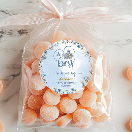 A Boy Is Brewing Tea Party Boy Baby shower Blauw Ronde Sticker