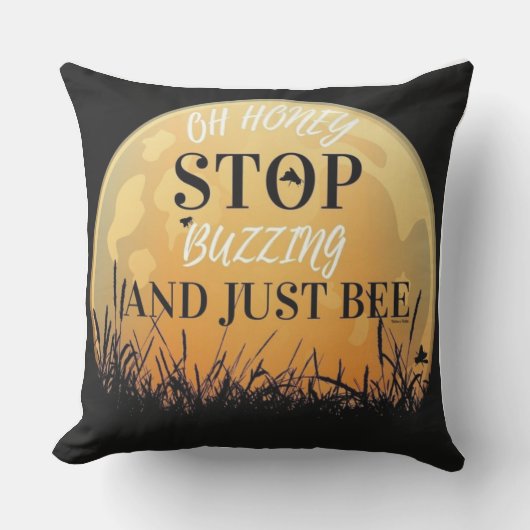 A buzzing black pillow with bee quotes. buitenkussen (Voorkant)