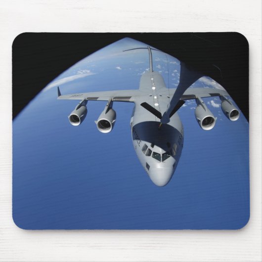 A C-17 Globemaster III ontvangt brandstof 2 Muismat (Voorkant)