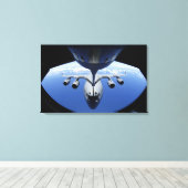 A C-17 Globemaster III ontvangt brandstof Canvas Afdruk (Insitu (Houten vloer))