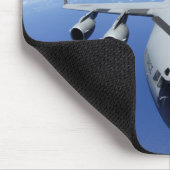 A C-17 Globemaster III ontvangt brandstof Muismat (Hoek)